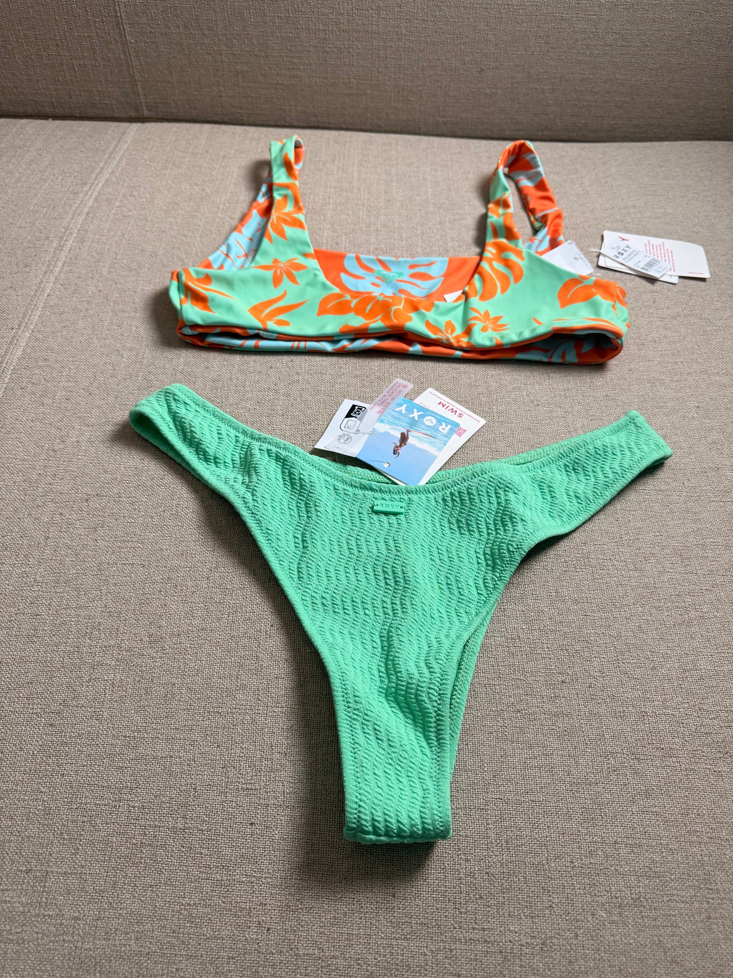Roxy set bikini REVERSIBLE, size M