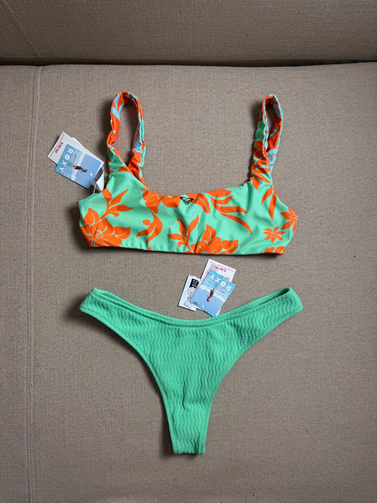 Roxy set bikini REVERSIBLE, size M