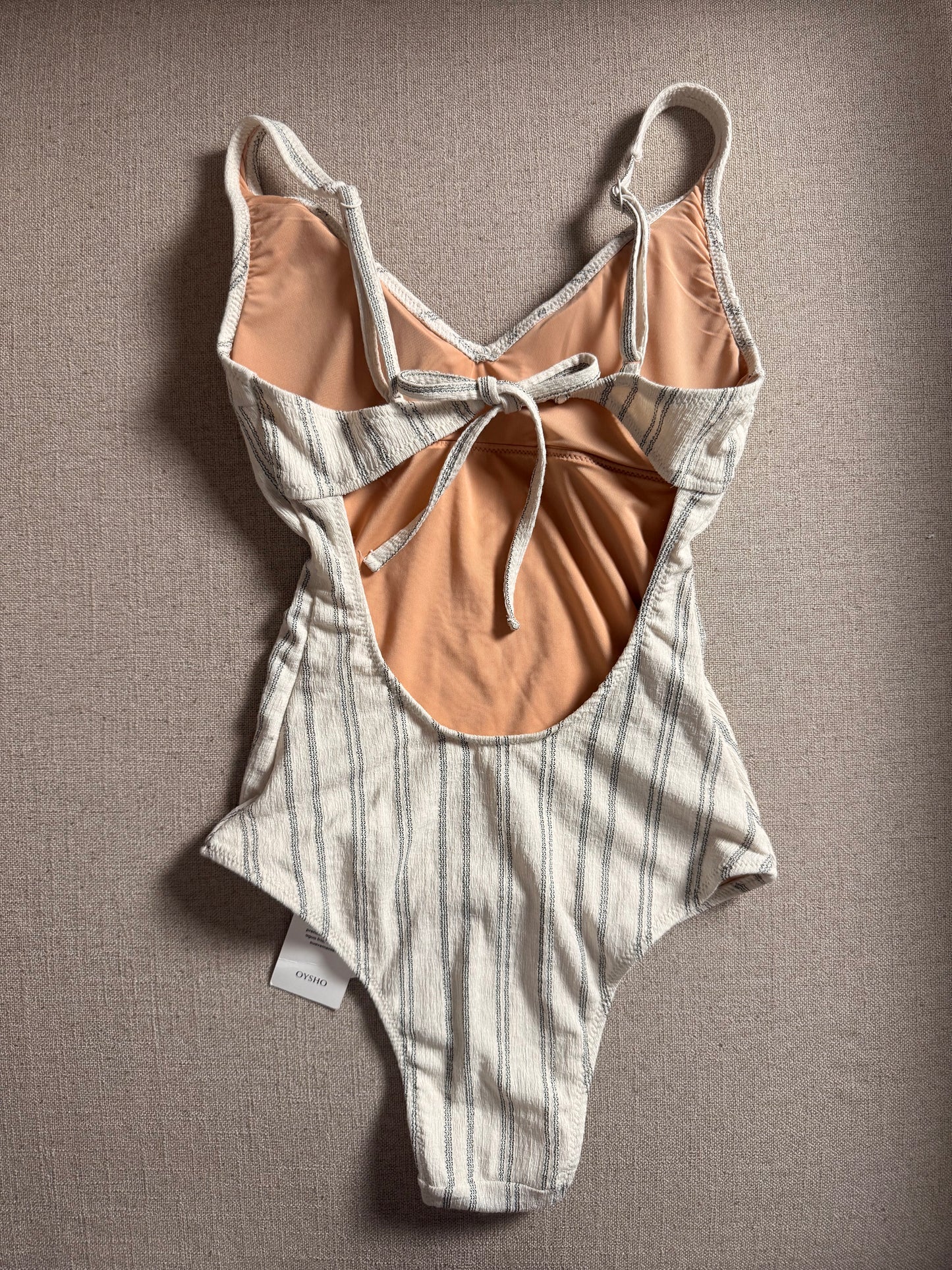 Oysho one-piece swimsuit size S, pretty back style