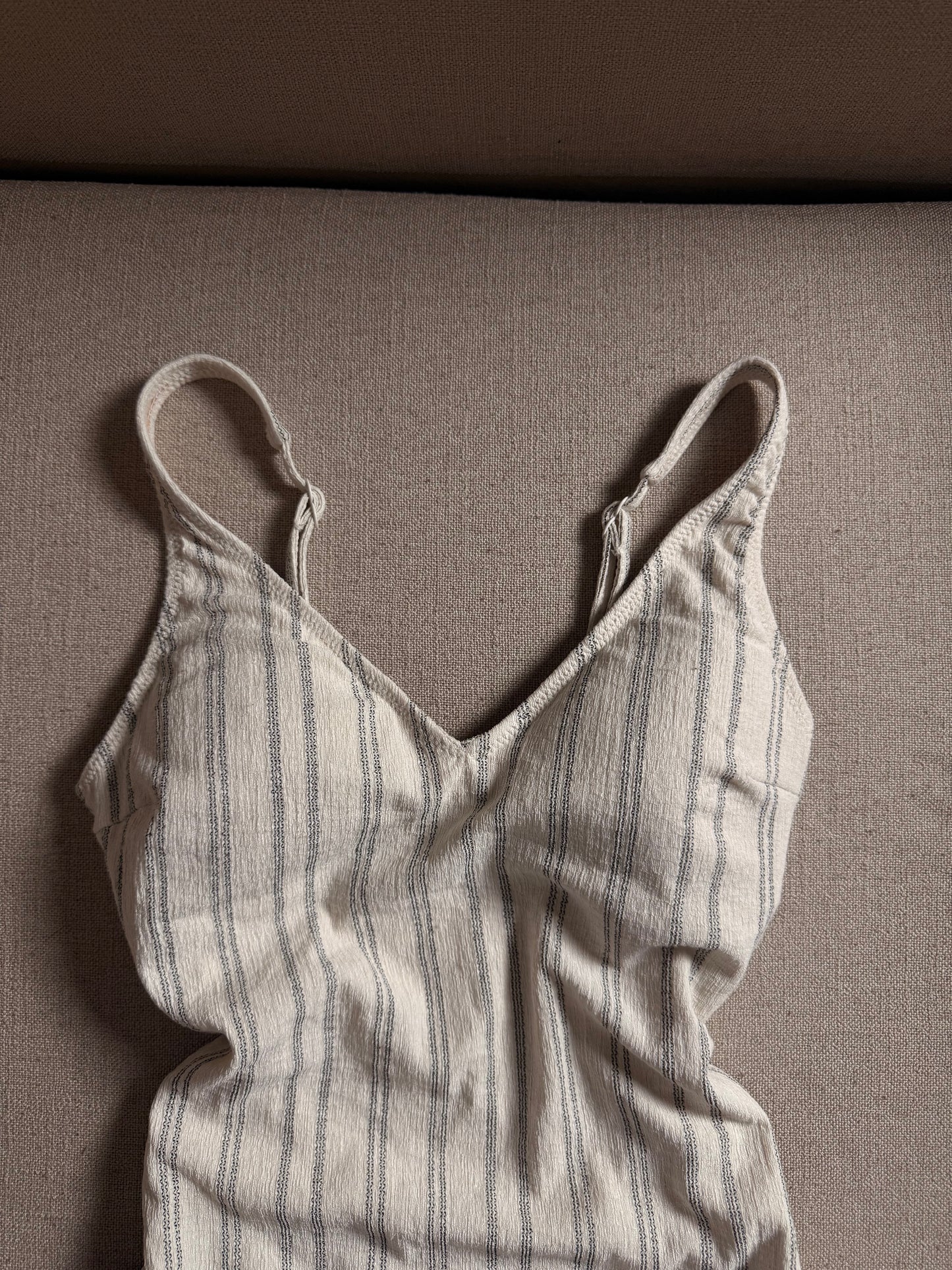 Oysho one-piece swimsuit size S, pretty back style
